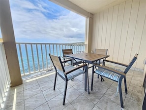 Outdoor dining - Sea Village #4210 | Ocean Front Lanai! (Kailua Kona)