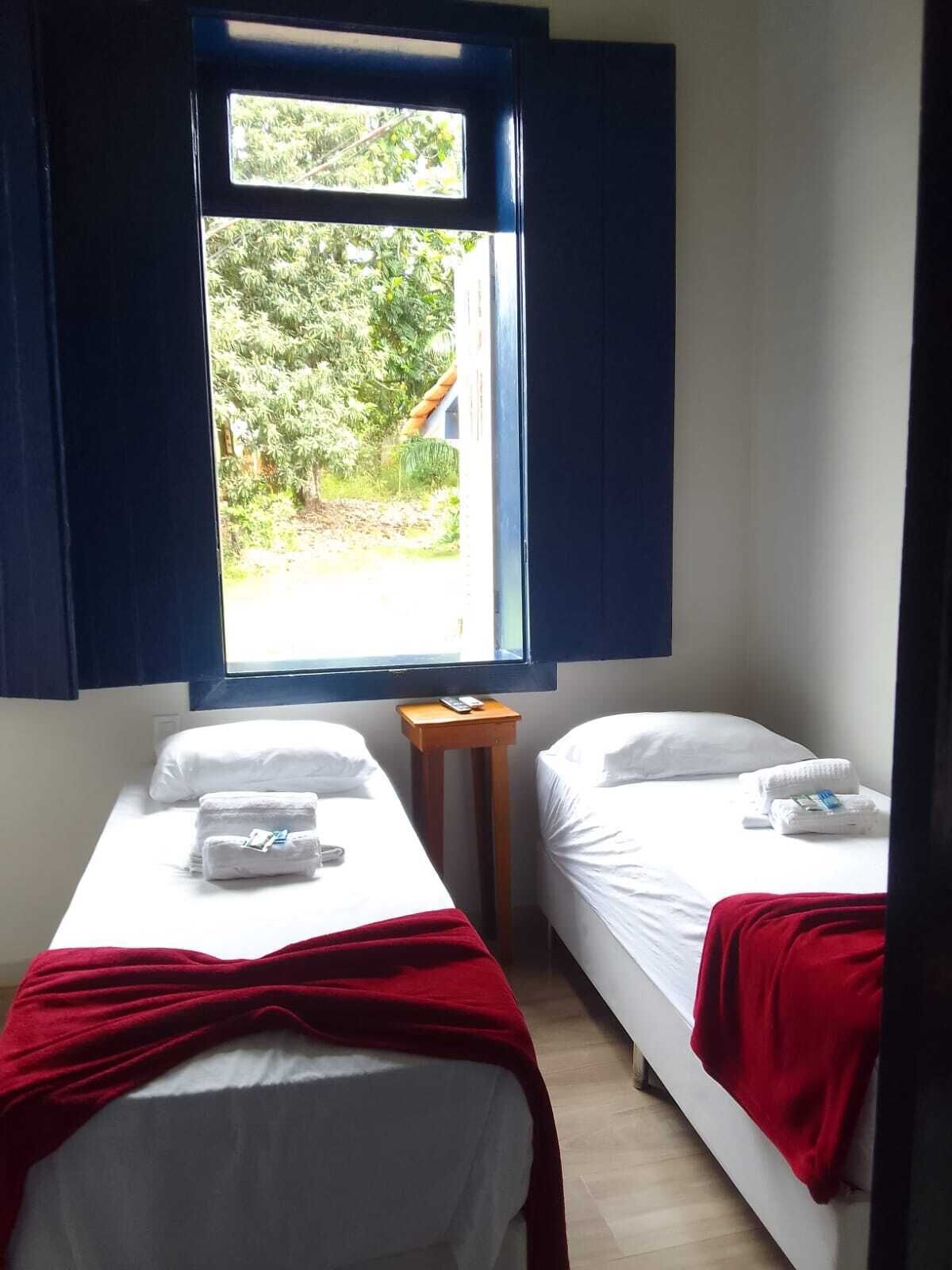 Quarto duplo standard | Espaço de trabalho para notebook, Wi-Fi de cortesia