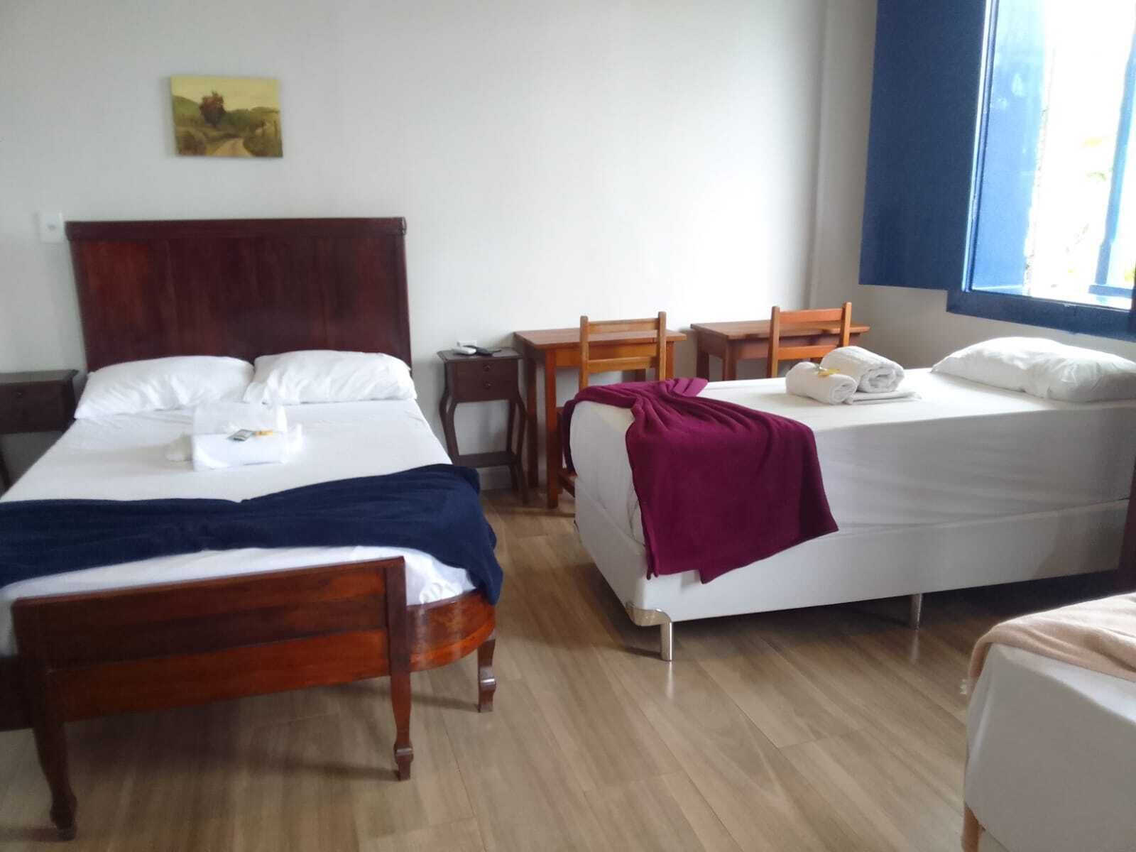 Quarto superior | Espaço de trabalho para notebook, Wi-Fi de cortesia