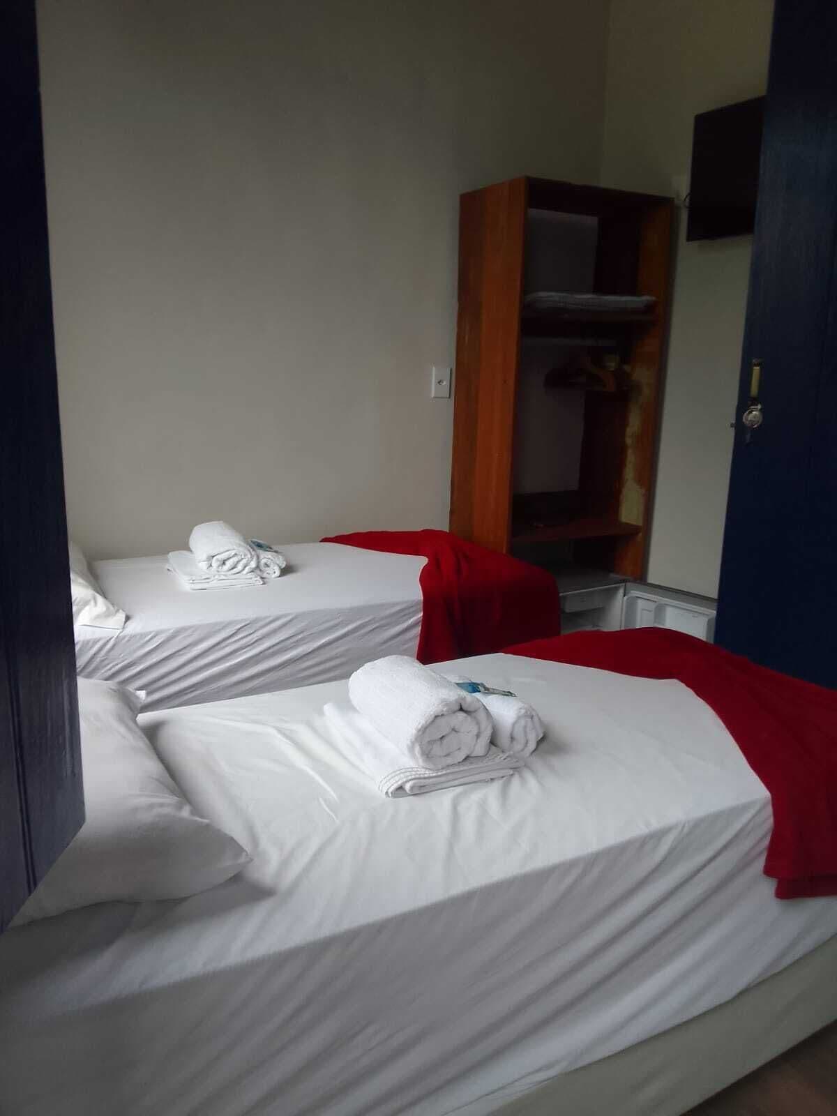 Quarto duplo standard | Espaço de trabalho para notebook, Wi-Fi de cortesia