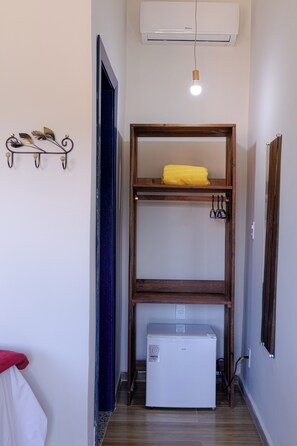 Habitación Deluxe con 2 camas individuales | Espacio para trabajar con un portátil y wifi gratis