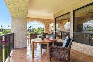 Outdoor dining - Shores at Waikoloa Beach Resort 236 | Golf Views (Waikoloa Beach Resort)