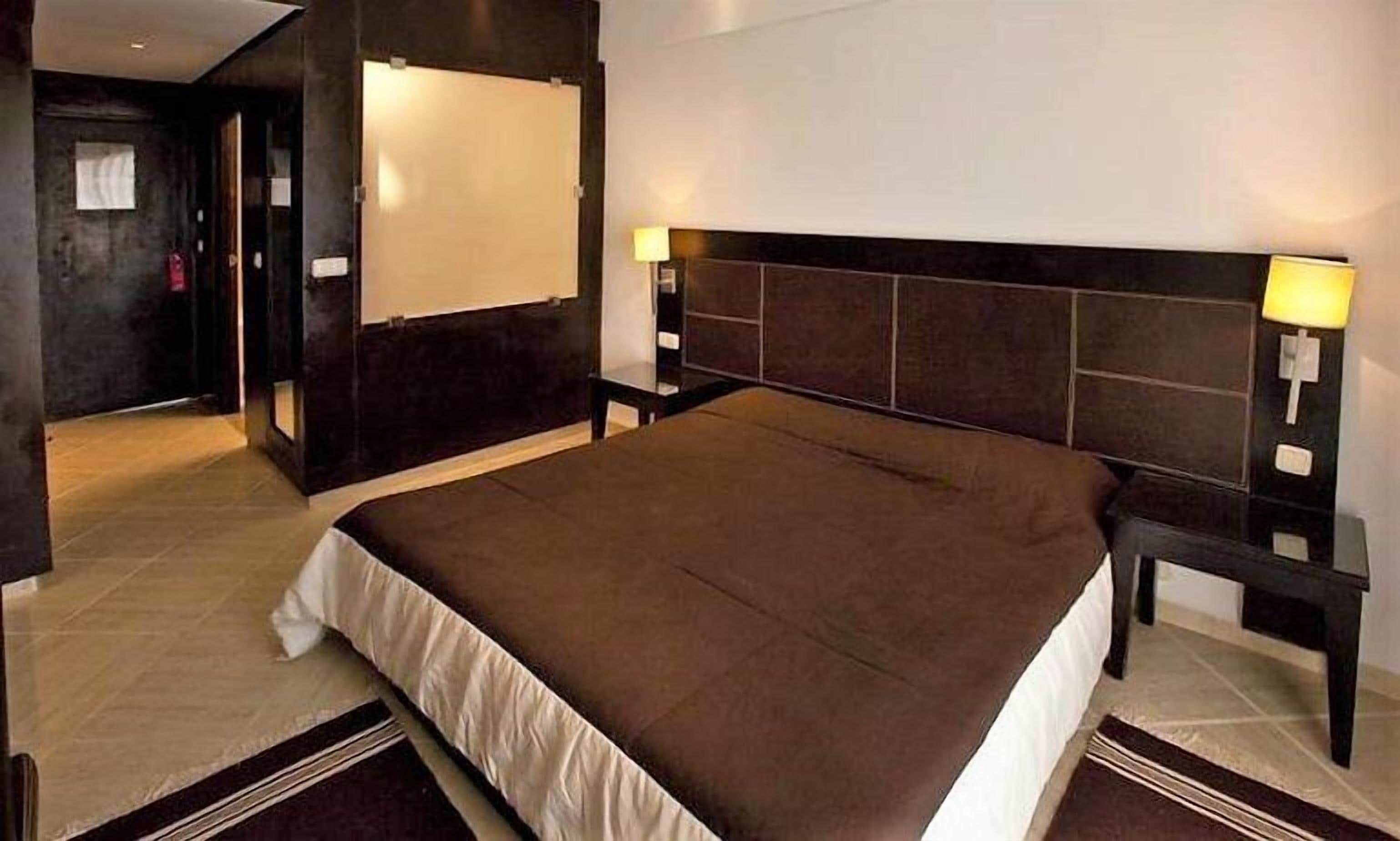 Phòng đôi, ban công, quang cảnh vườn | Két bảo mật tại phòng, phòng cách âm 