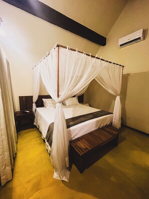 Free WiFi, bed sheets - Hotel Chalés do Santuario  (Santa Cruz Cabralia)