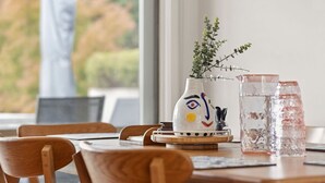 Dining - Surfside Serenity (Anglesea)