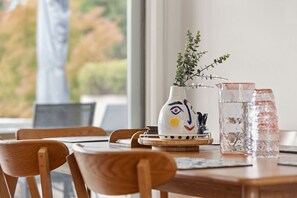 Dining - Surfside Serenity (Anglesea)