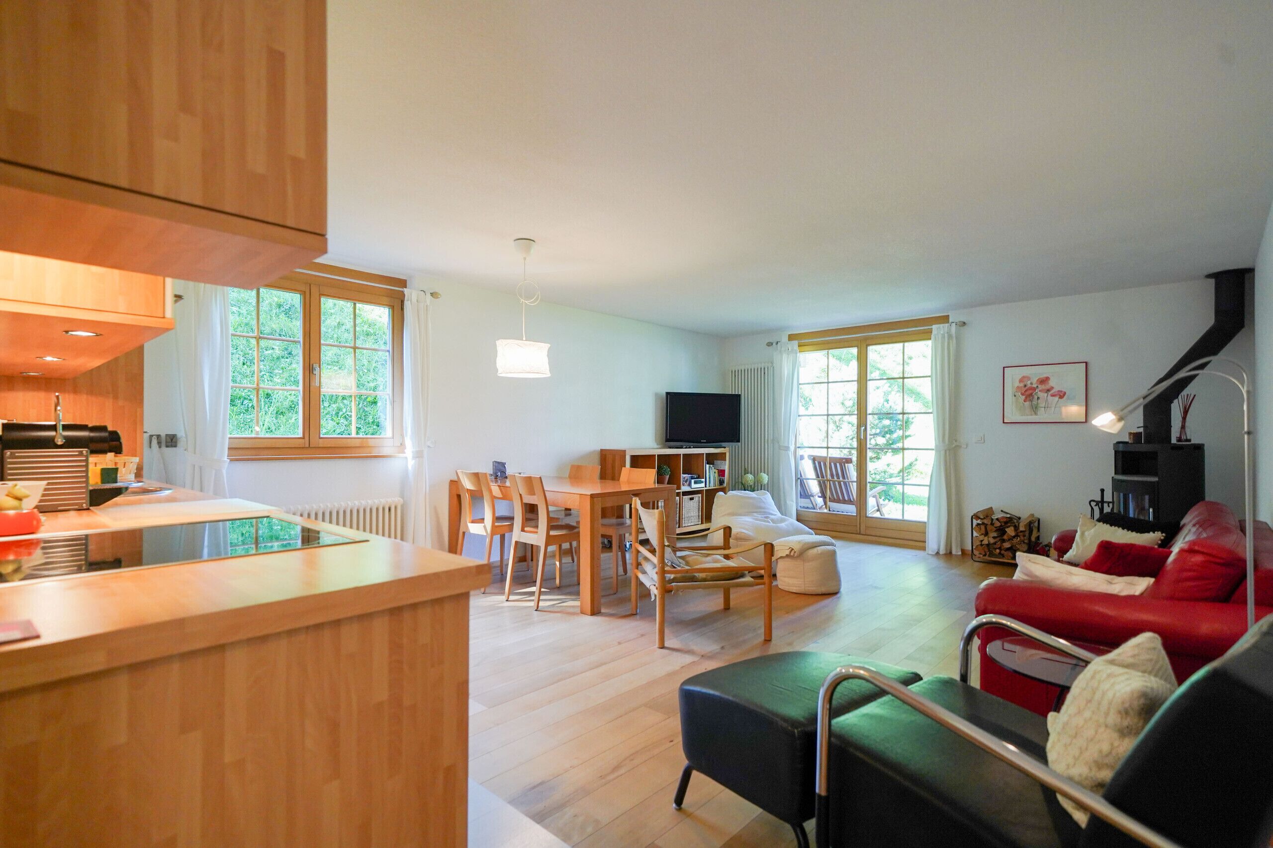 Télévision, cheminée