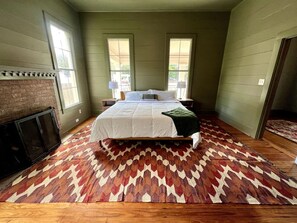 4 多间卧室、办公桌、WiFi