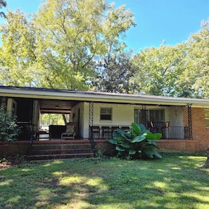 Exterior - Stay and Play 280/Family Fun Lodge. Pet-Friendly! Near Sylacauga. (Oak Grove)