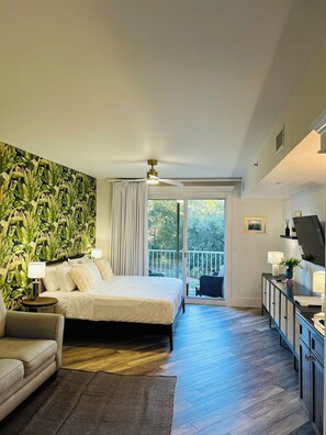 1 bedroom, WiFi, bed sheets - Perfect Location!  San Destin/Baytowne Wharf Condo (Miramar Beach)