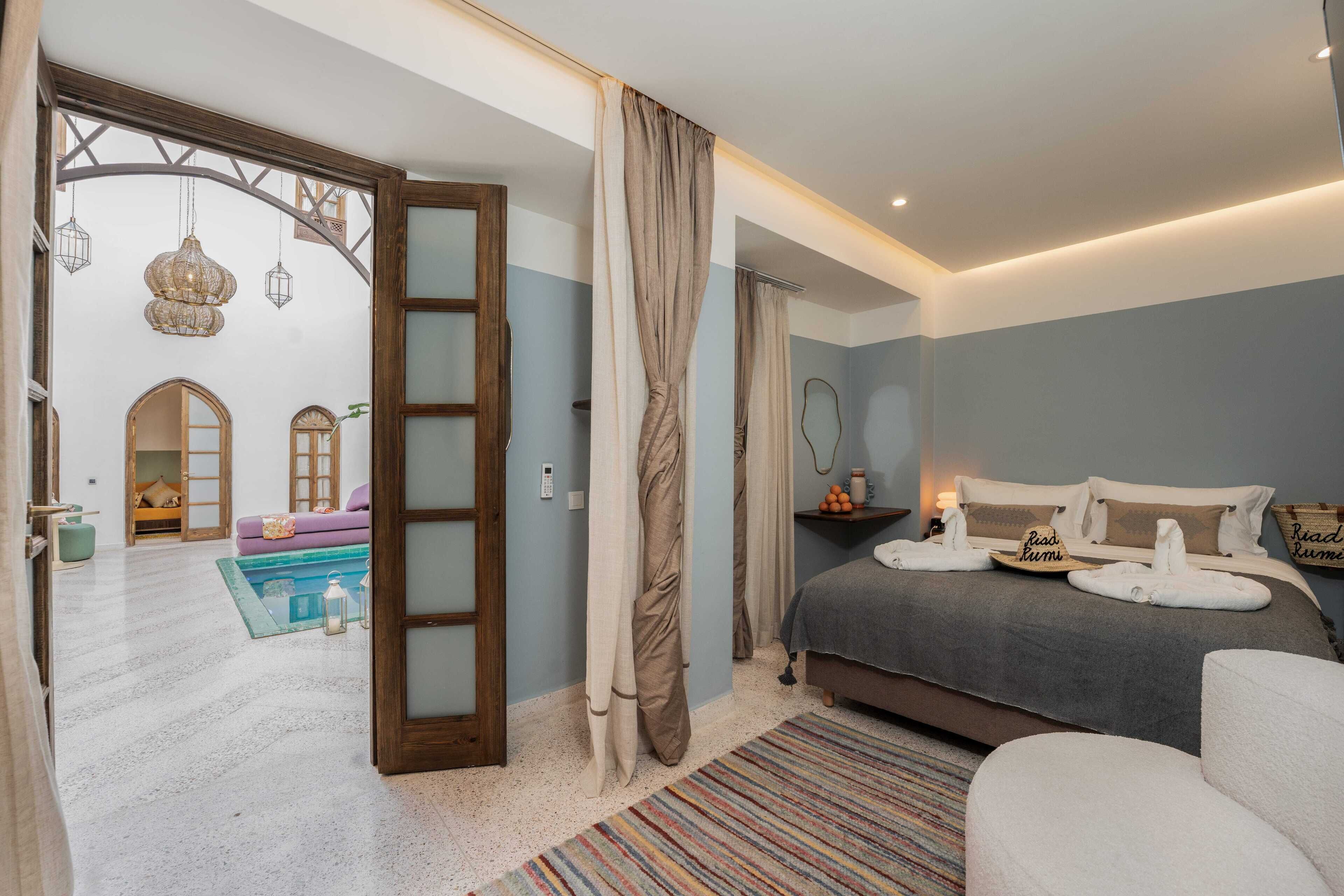 Quarto casal luxo, vista para a piscina | Cofres nos quartos, cortinas blackout, quartos à prova de som