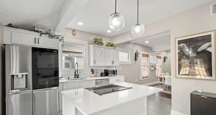 Historic 4BR Home centrally located in Riverside