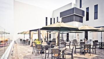Tempat makan outdoor