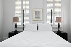 Iron/ironing board, bed sheets