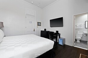 Fer et planche à repasser, draps fournis