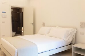 1 bedroom, in-room safe, desk, iron/ironing board - [Relais La Muraglia] Il Borgo - Luxury Central - Molfetta (Molfetta)