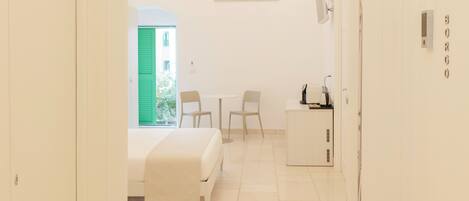 1 bedroom, in-room safe, desk, iron/ironing board
