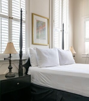 Iron/ironing board, bed sheets