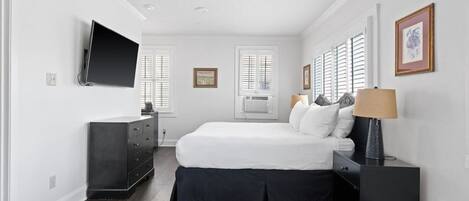 Iron/ironing board, bed sheets