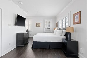 Iron/ironing board, bed sheets