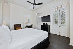 Fer et planche à repasser, draps fournis