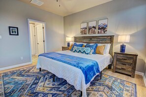 3 bedrooms, desk, iron/ironing board, travel crib