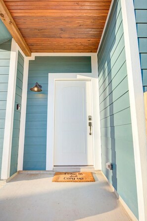 Exterior detail - Cedar Lodge at Little Ranches 5 min to Square (Wimberley)