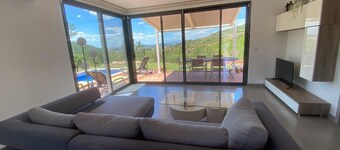 Casa Alfarobeira, vila for 4P+baby with private pool in natural protect erea