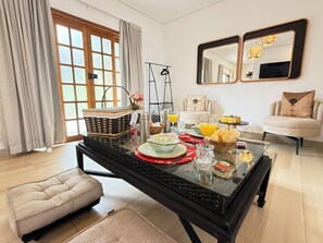 Breakfast meal - CHALÉS BELO MUNDO (Campos do Jordão)