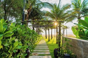 Property grounds - Elegant Retreat for Discerning Travelers (Da Nang)