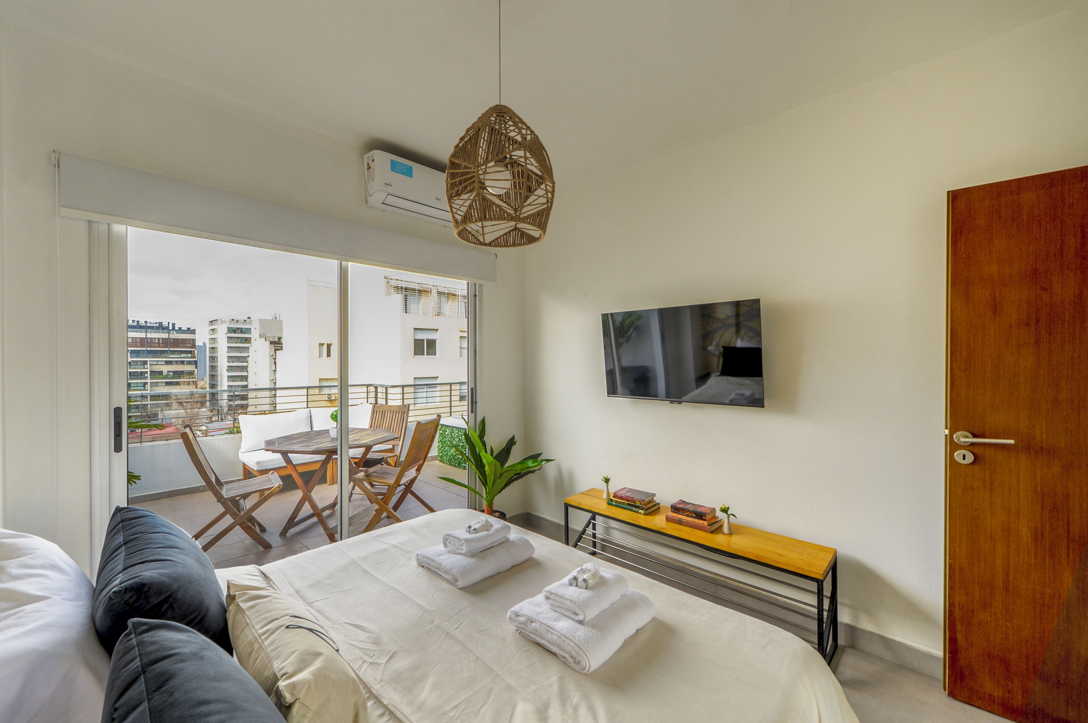 Apartment | 1 bedroom, blackout drapes, iron/ironing board, free WiFi