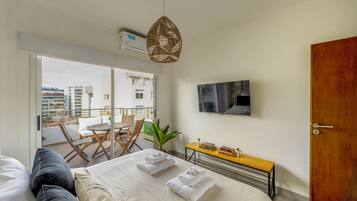 Apartment | 1 bedroom, blackout drapes, iron/ironing board, free WiFi