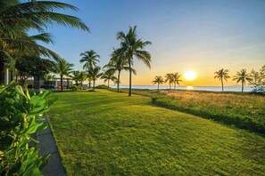 Property grounds - 8BR Beachfront Eden: Luxury Events & Getaways (Da Nang)