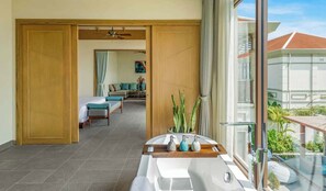 3 bedrooms, individually decorated, individually furnished, bed sheets - Luxe 5 Star Villa Private Pool Resort Access (Da Nang)