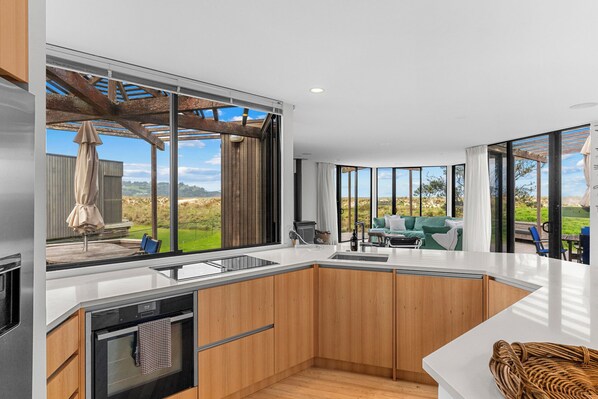 Fridge, dishwasher, coffee/tea maker, toaster