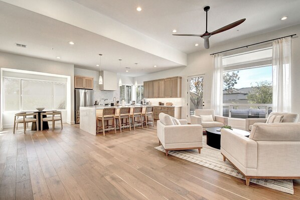 Interior - Luxury North Scottsdale 4 Bdrm w/ Pool and Spa! (Scottsdale)