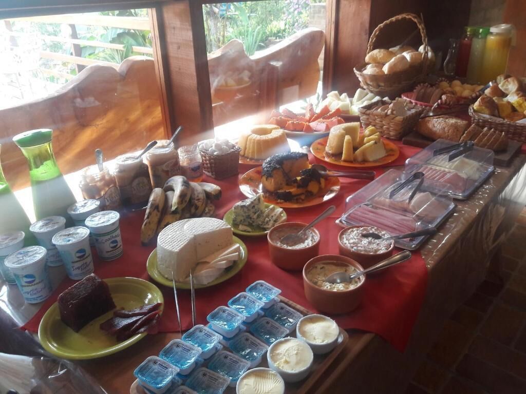Café da manhã com buffet grátis todos os dias