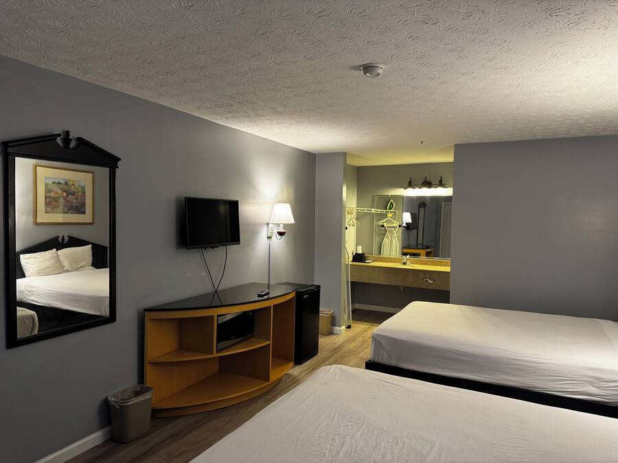 Desk, blackout drapes, iron/ironing board, free WiFi