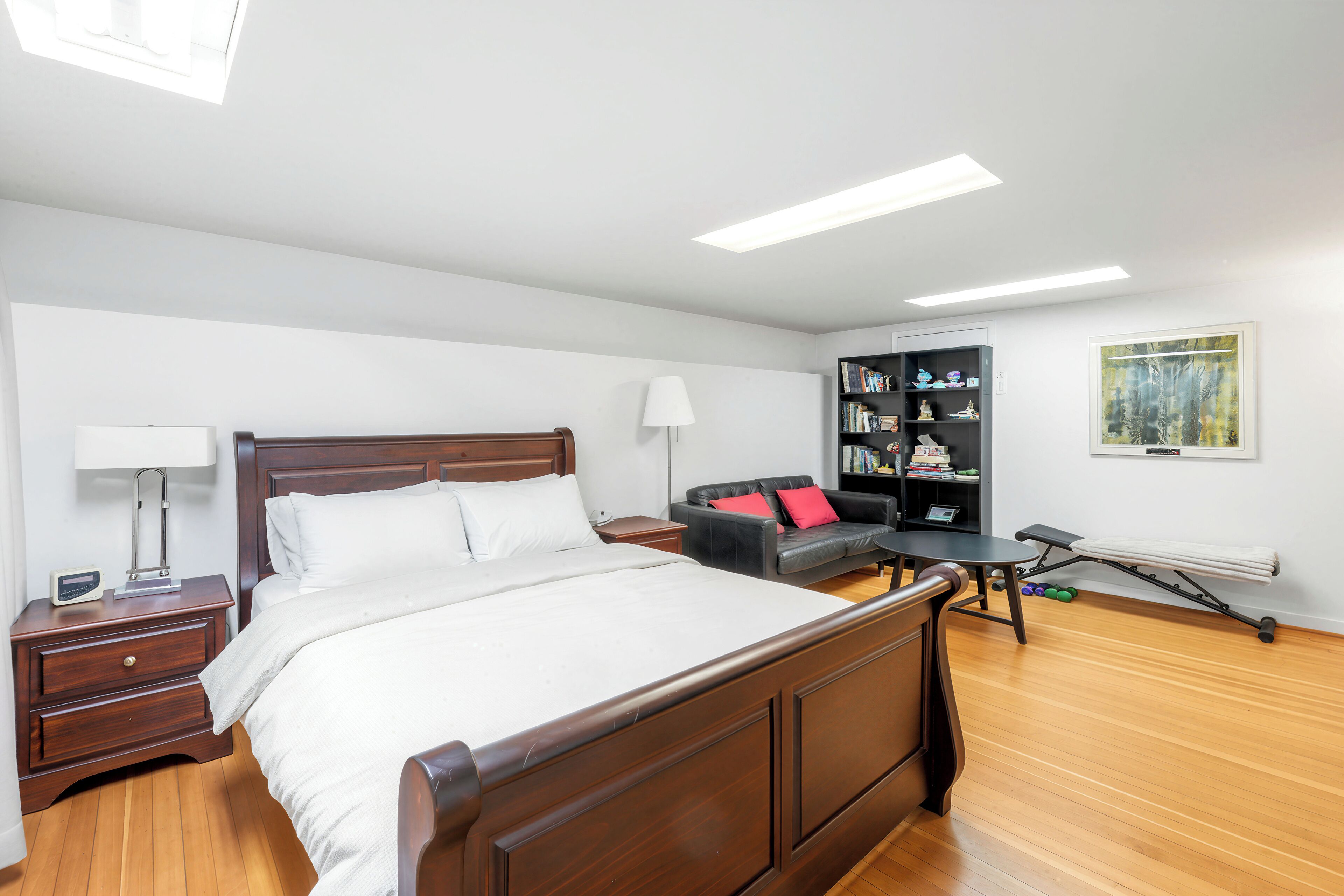 1 slaapkamer, een strijkplank/strijkijzer, gratis wifi, beddengoed