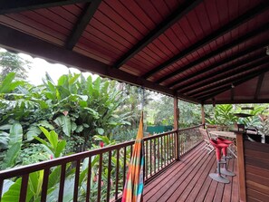 Outdoor dining - Bungalow créole en pleine nature (Petit-Bourg)