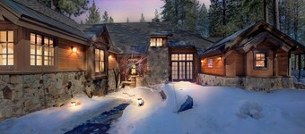NEW! 4BR Cabin w/ Hot Tub – Ultimate Truckee Escape