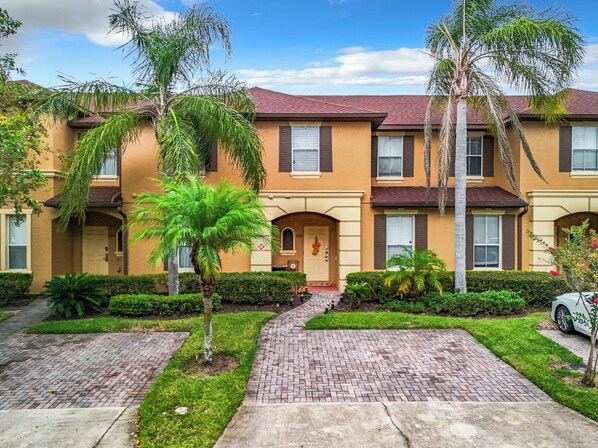 Exterior - Disney Vacation Villa! 3BED/3BATH Premium Townhouse in Regal Palms Resort (Davenport)