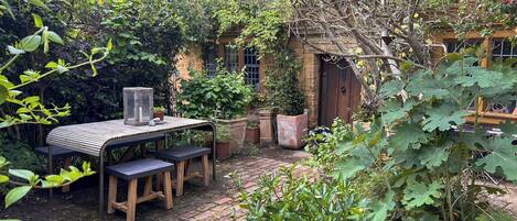 屋外ダイニングエリア