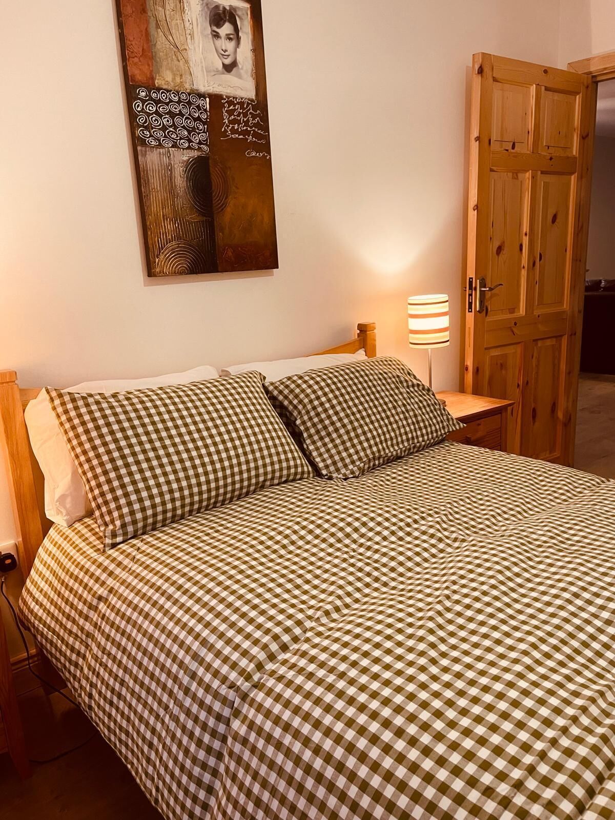 2 chambres, fer et planche à repasser, Wi-Fi gratuit, draps fournis