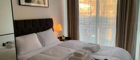 1 室のベッドルーム、デスク、アイロン / アイロン台、WiFi