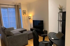 Smart TV - Bright & Cosy Flat | Perfectly Located (Croydon)