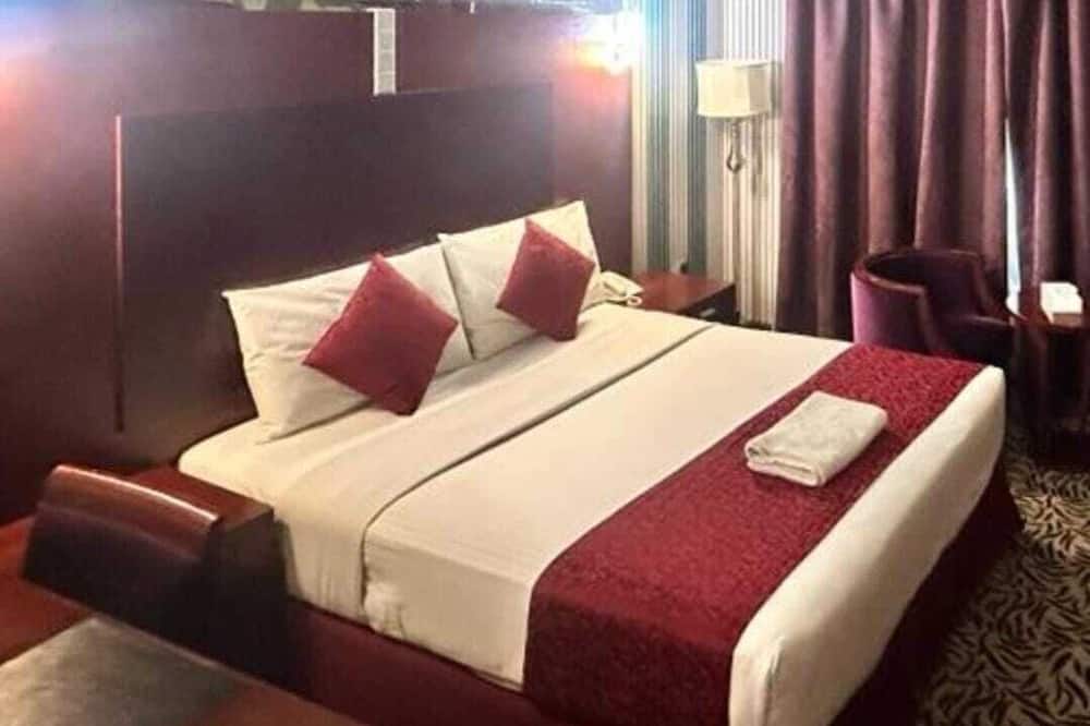 MRA GRAND HOTEL