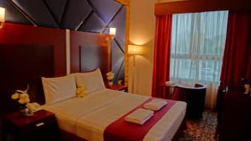 Comfort Room, City View | Desk, laptop workspace, free WiFi