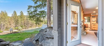 All Seasons River Inn