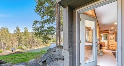 All Seasons River Inn